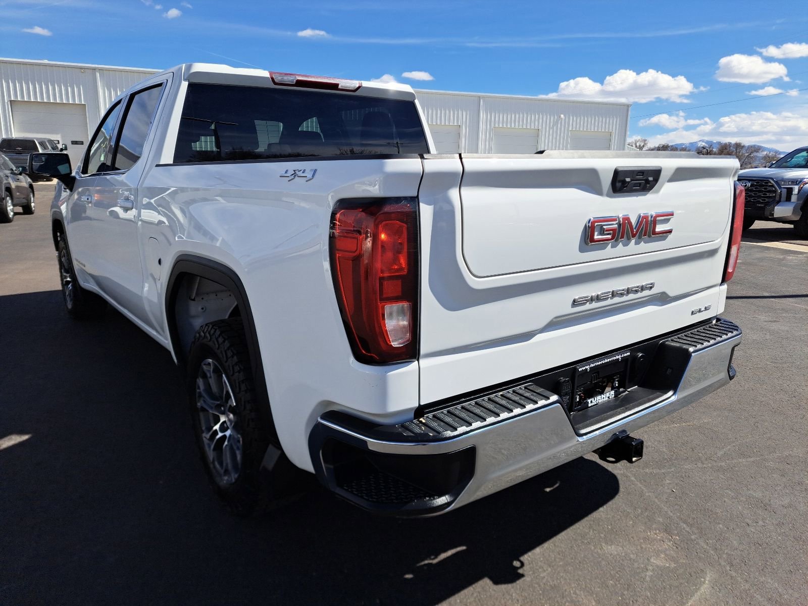 Used 2023 GMC Sierra 1500 SLE image 10