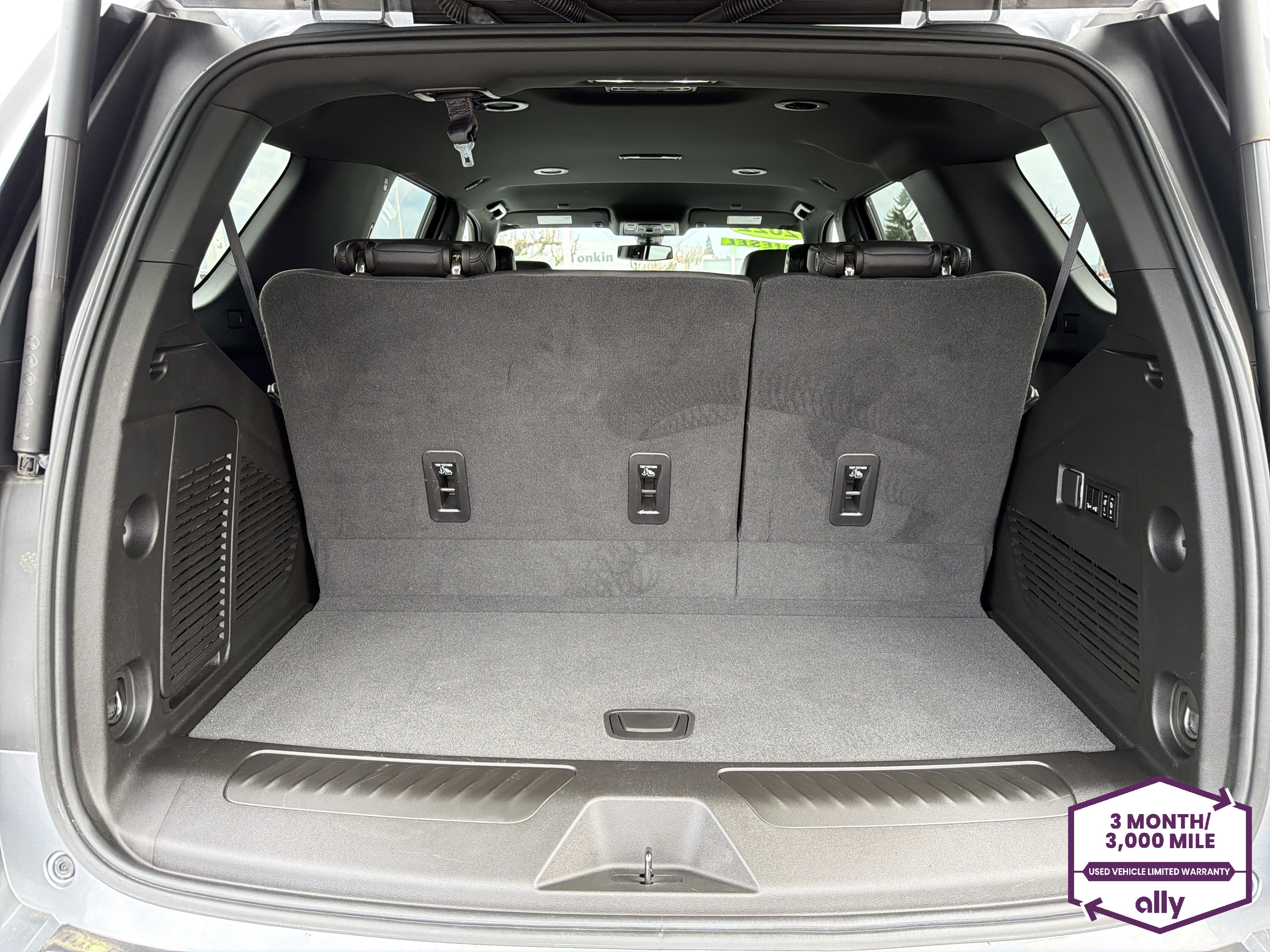 Used 2022 Chevrolet Tahoe LT w/ Luxury Package image 5