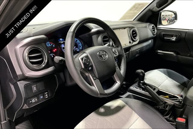 Used 2021 Toyota Tacoma TRD Off-Road w/ Technology Package AWD/4WD image 8