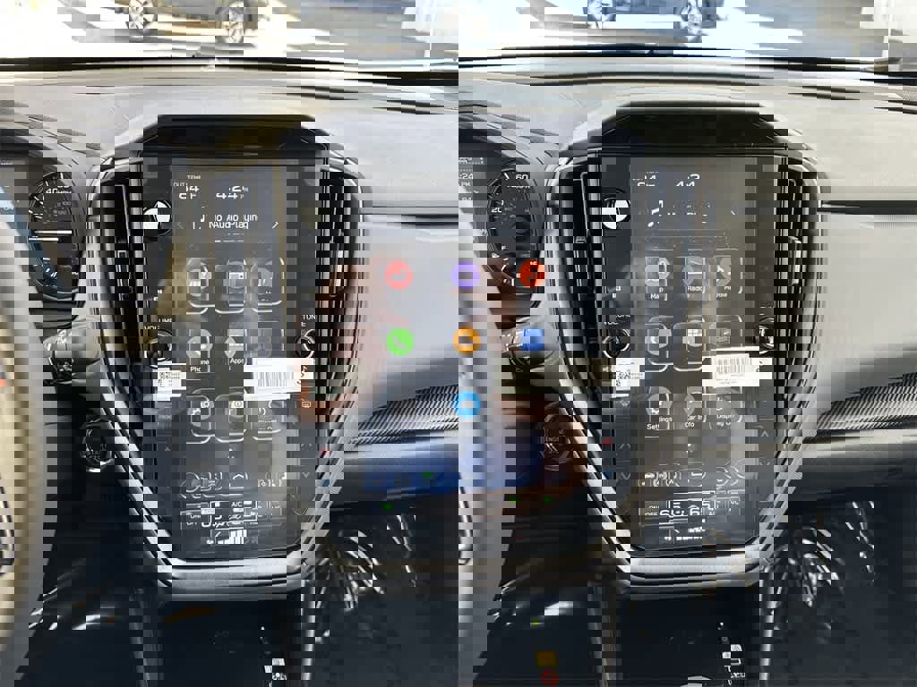 New 2025 Subaru Crosstrek 2.5i Limited w/ Crosstrek Mirror Package image 17