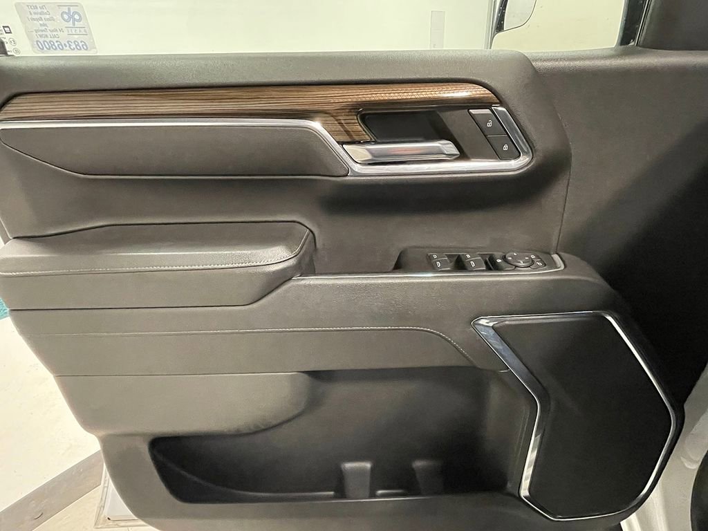 Used 2023 Chevrolet Silverado 1500 LT Trail Boss w/ LPO, Dark Essentials Package image 19