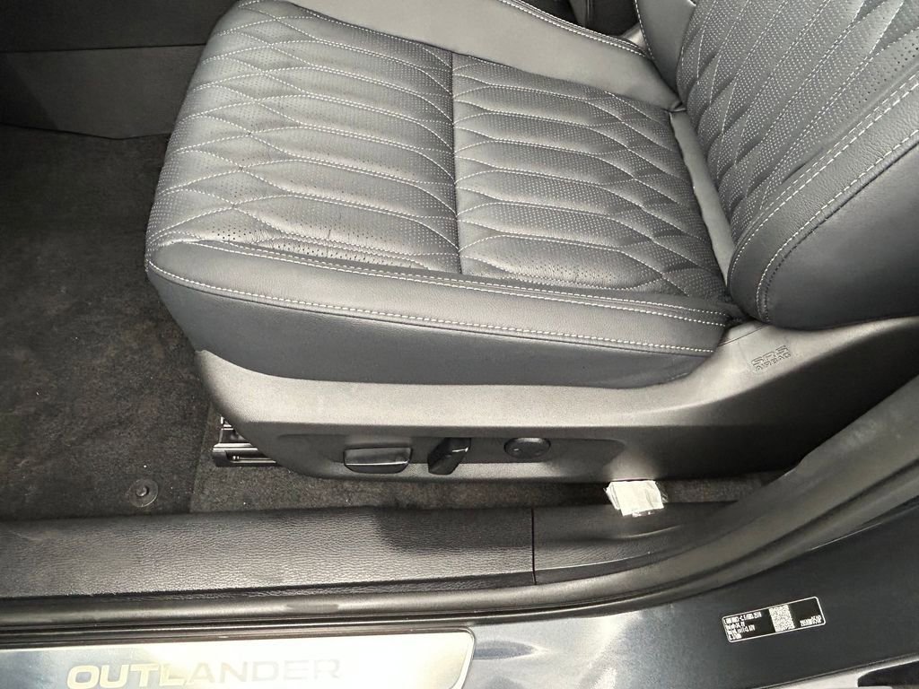 New 2026 Mitsubishi Outlander SEL FWD image 15