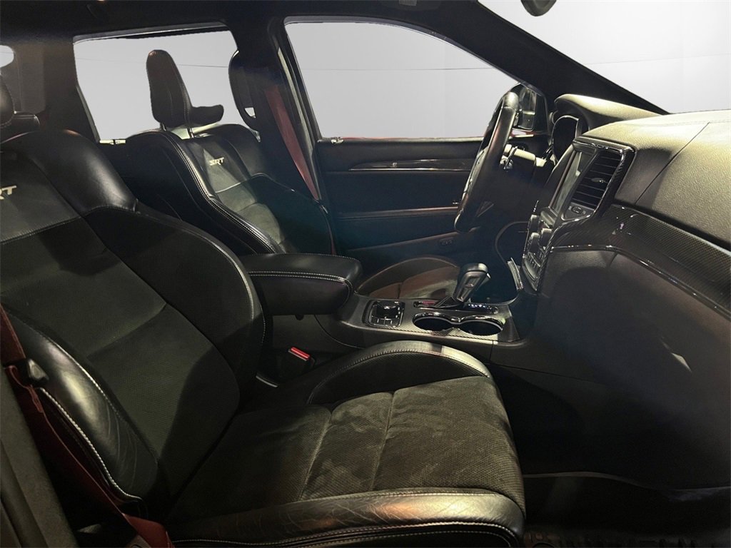 Used 2017 Jeep Grand Cherokee SRT image 15