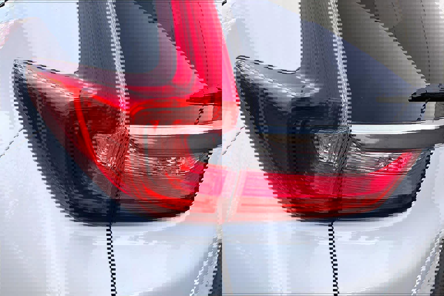 Used 2018 Honda CR-V Touring image 28