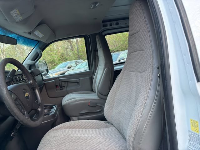 Used 2016 Chevrolet Express 3500 Extended RWD image 10