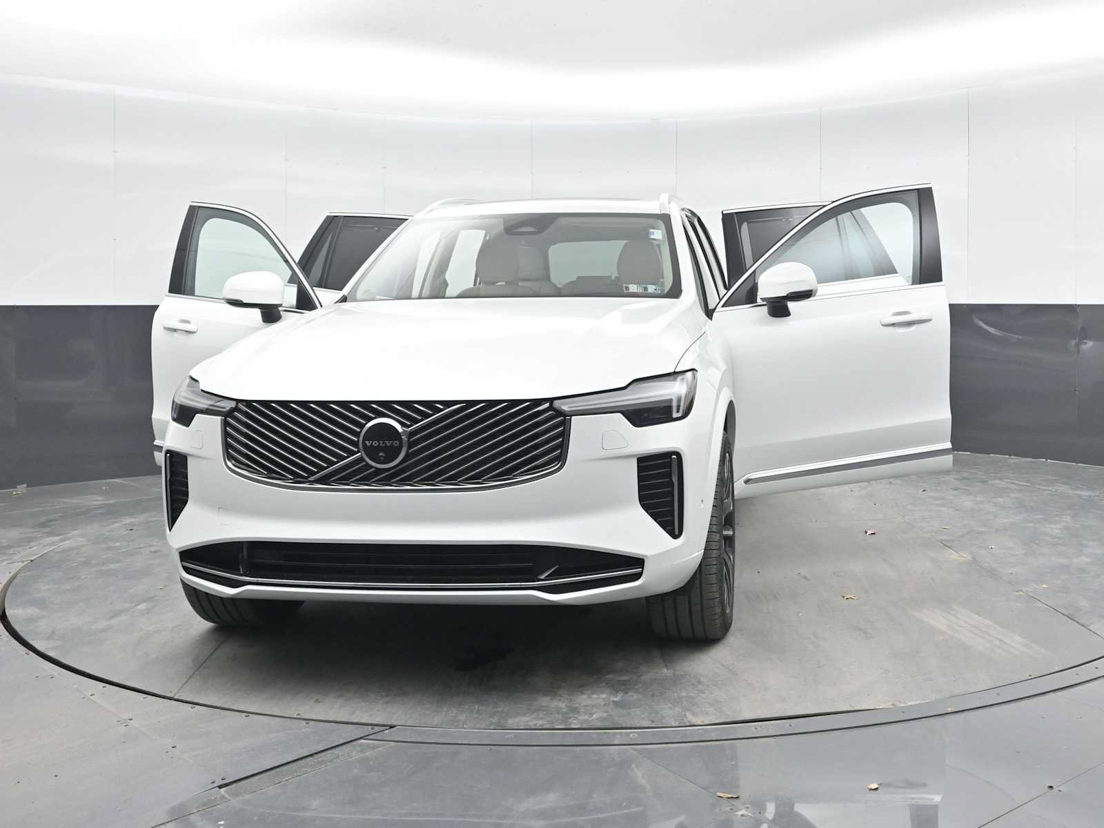 Used 2026 Volvo XC90 B6 Ultra w/ Protection Package AWD/4WD image 53