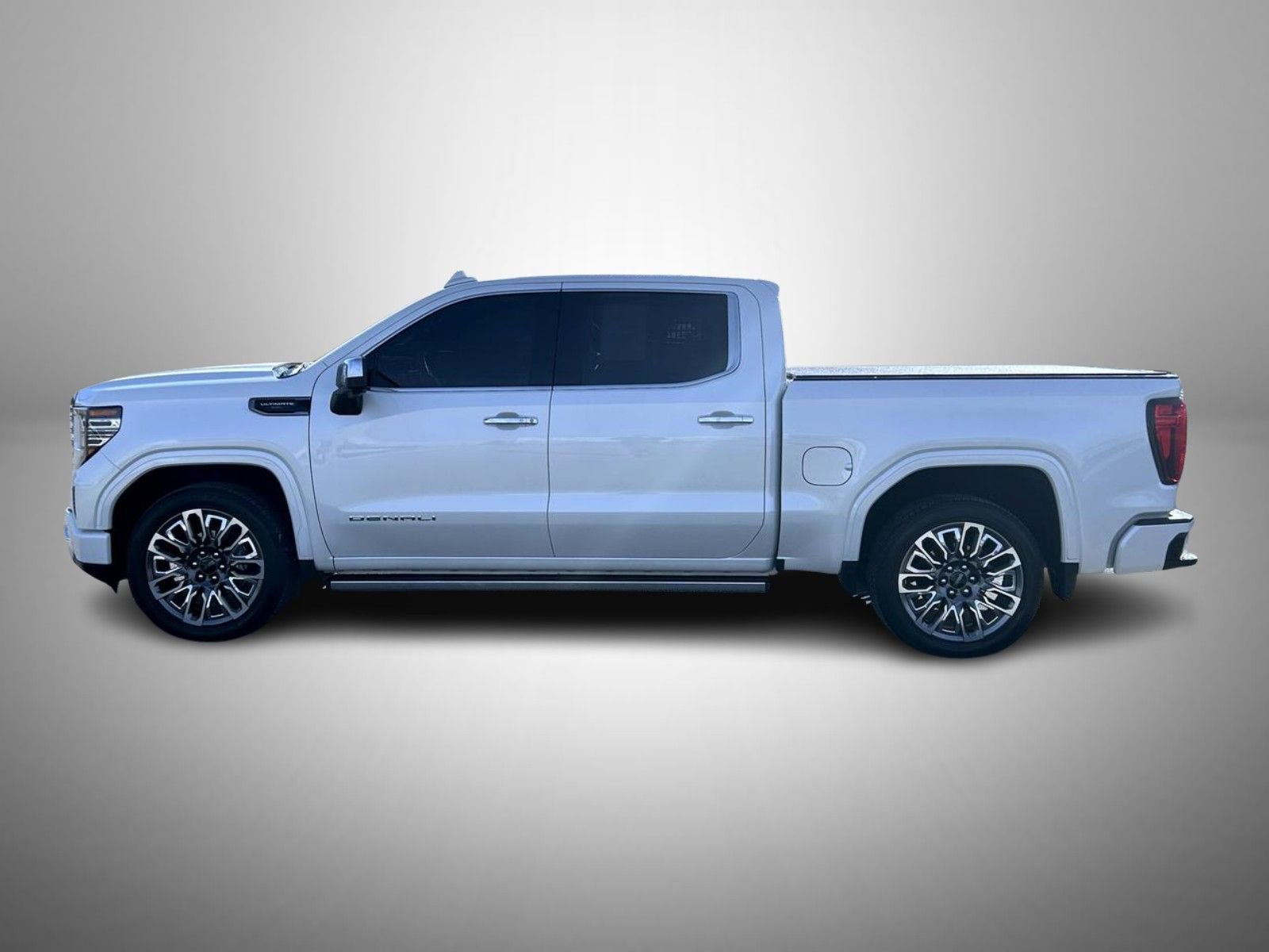Used 2024 GMC Sierra 1500 Denali Ultimate image 8