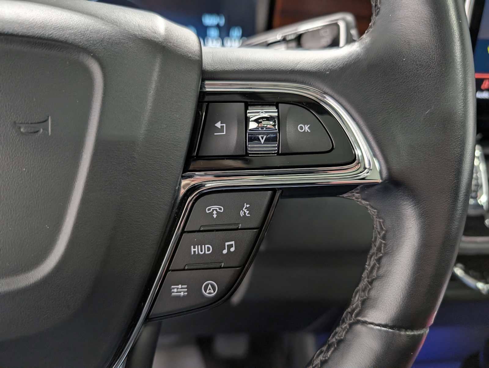 Certified 2023 Lincoln Navigator Reserve AWD/4WD image 39