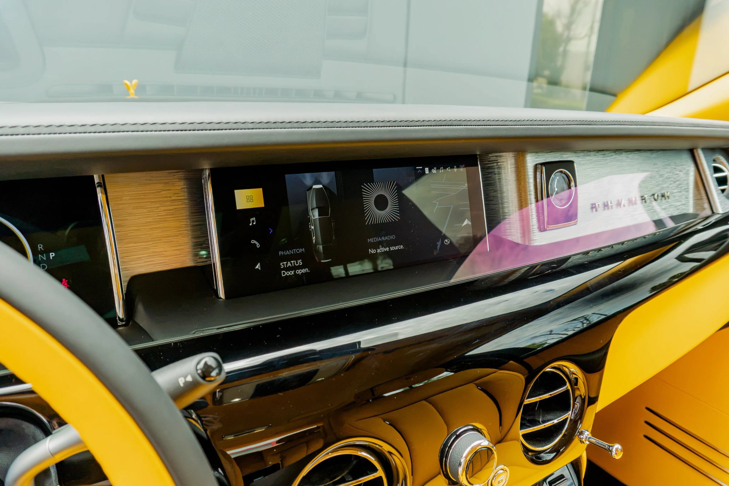Used 2027 Rolls-Royce Phantom Sedan RWD image 97
