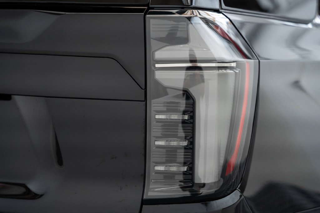 New 2026 Chevrolet Tahoe High Country AWD/4WD image 9