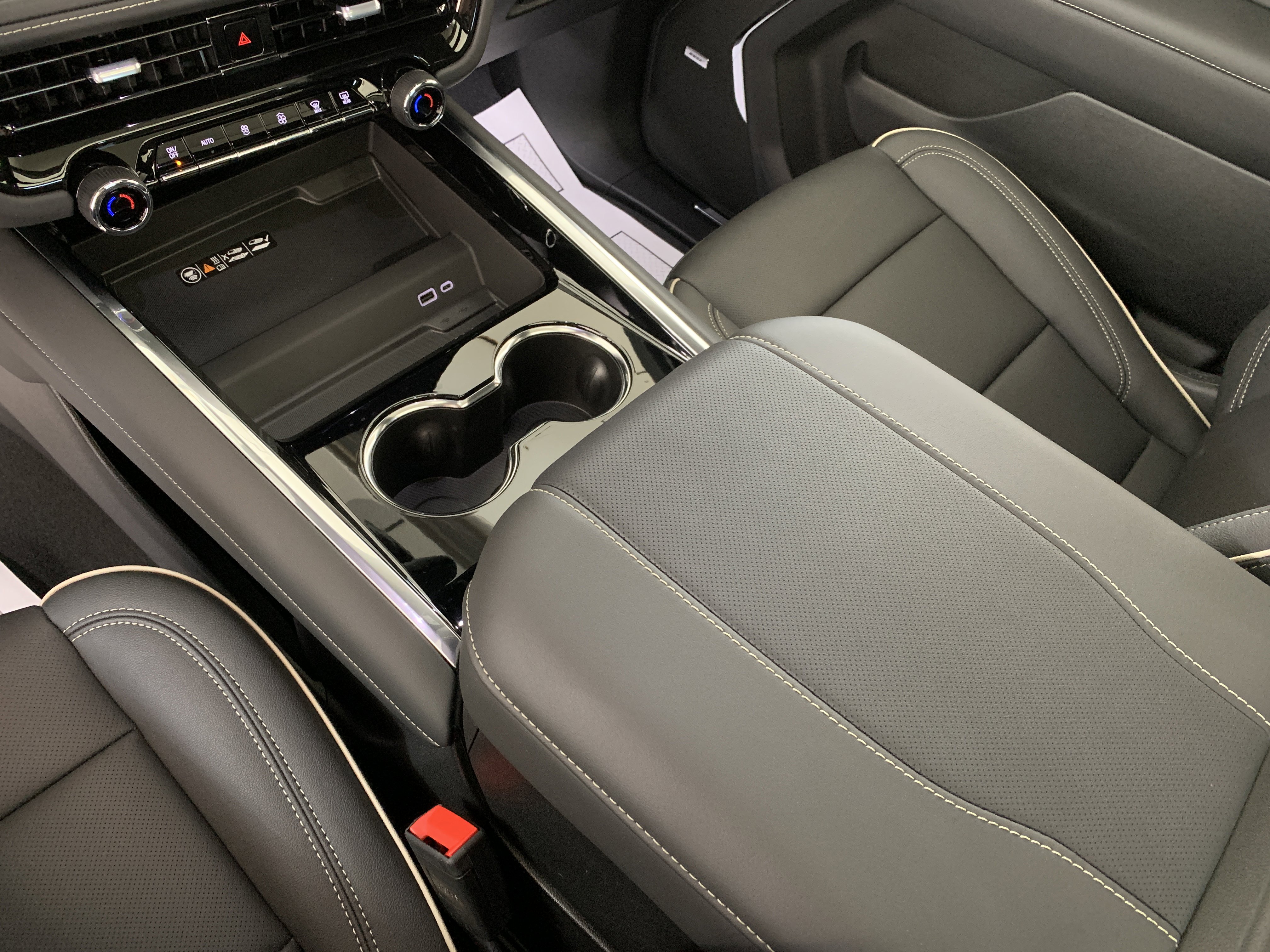 New 2026 Chevrolet Tahoe Premier w/ Sun And Tow Package image 32