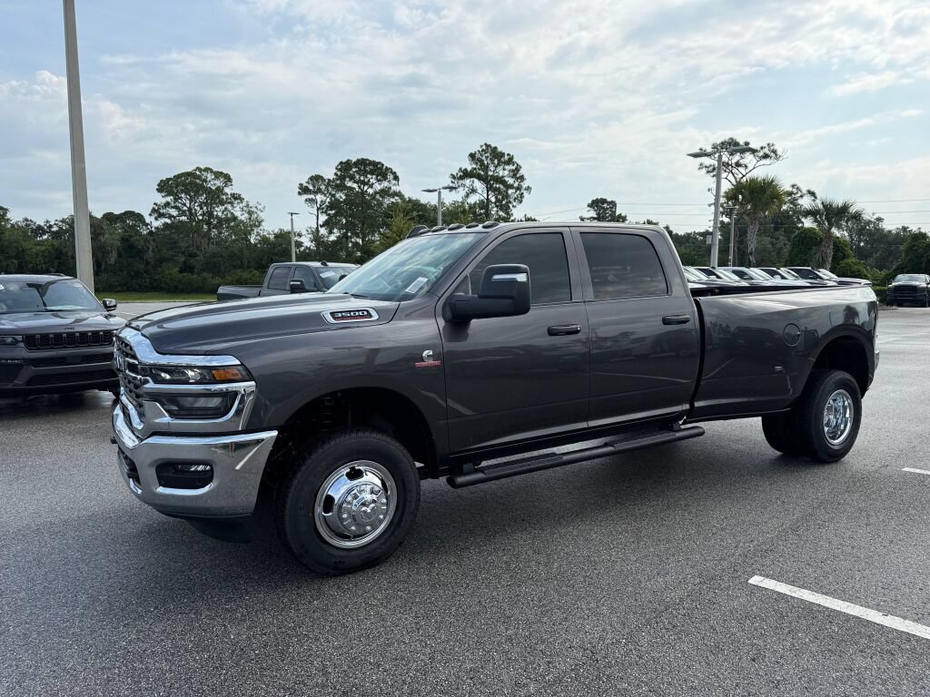 New 2026 RAM 3500 Tradesman AWD/4WD image 7