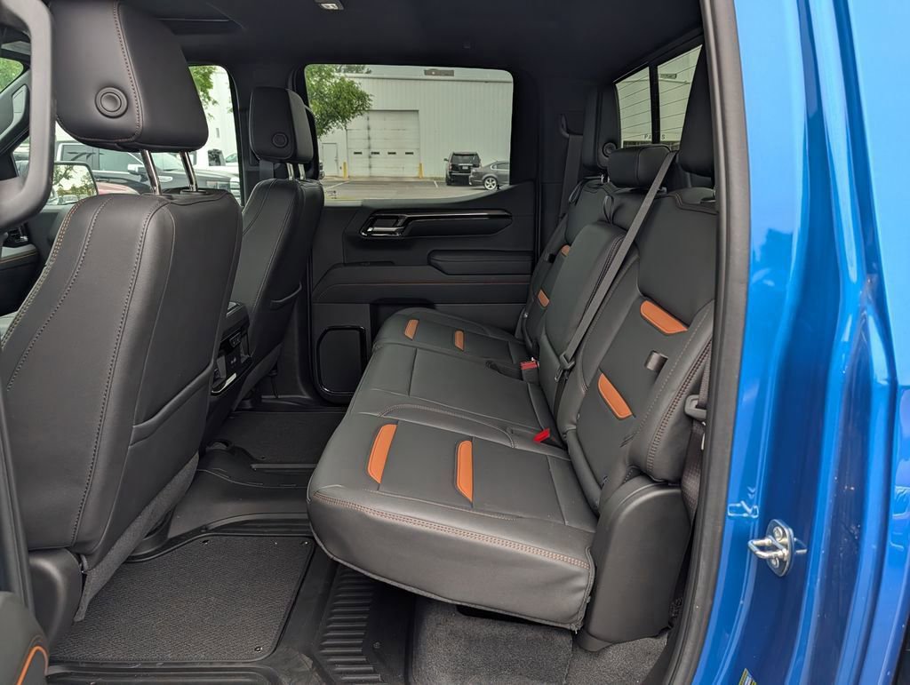 Used 2024 GMC Sierra 1500 AT4 w/ Technology Package AWD/4WD image 15