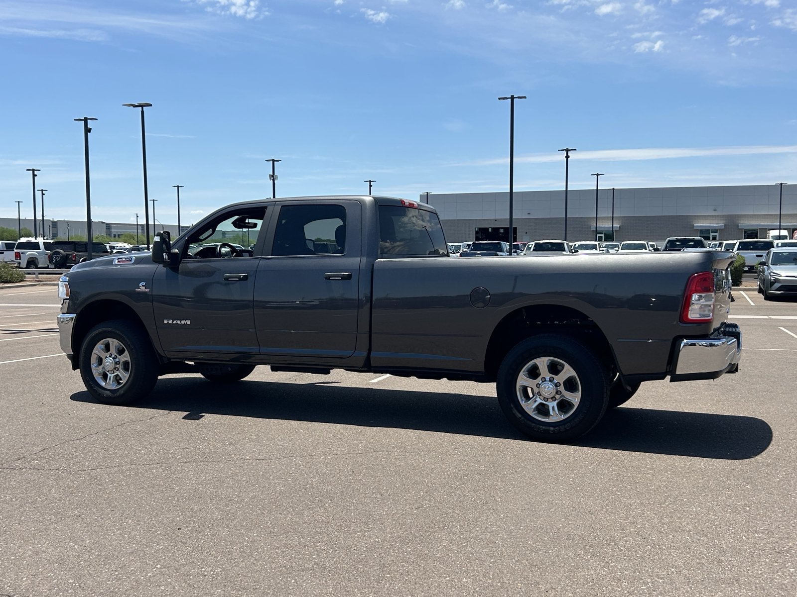 Used 2023 RAM 3500 Big Horn AWD/4WD image 3