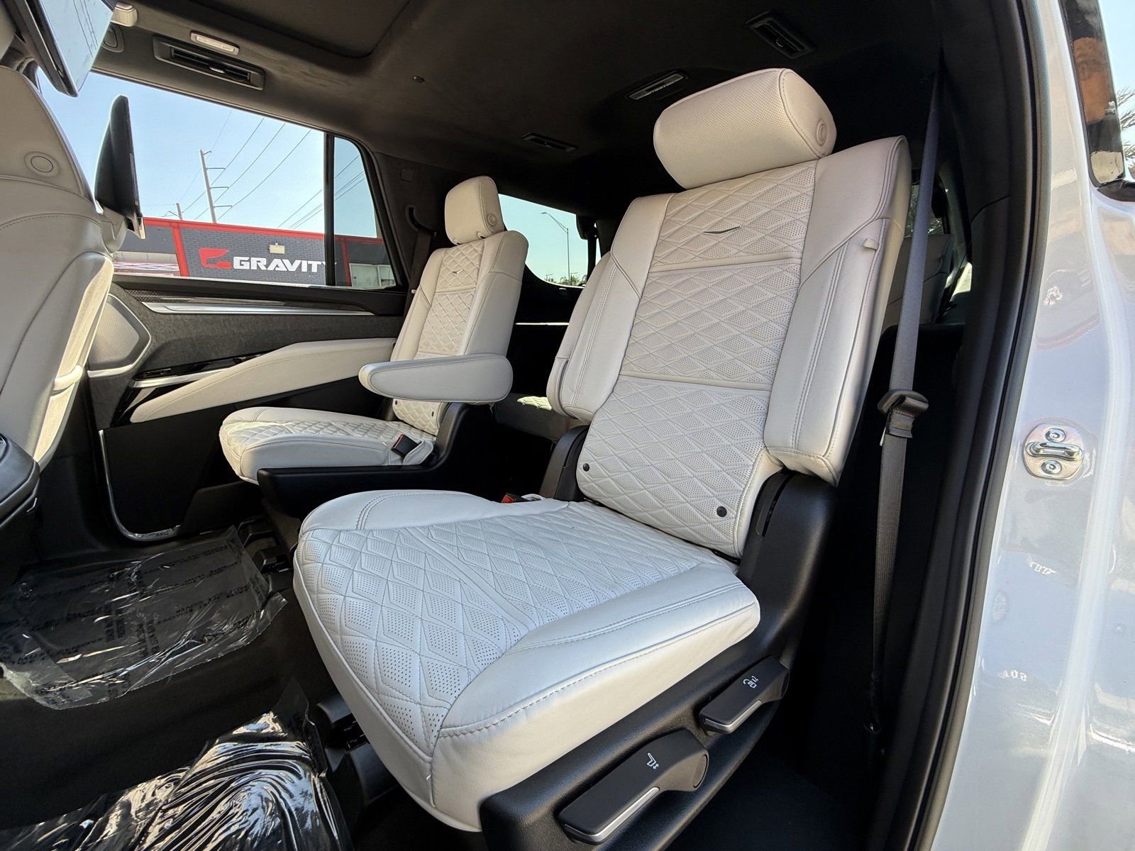 Used 2026 Cadillac Escalade V w/ LPO, ONYX Package image 14