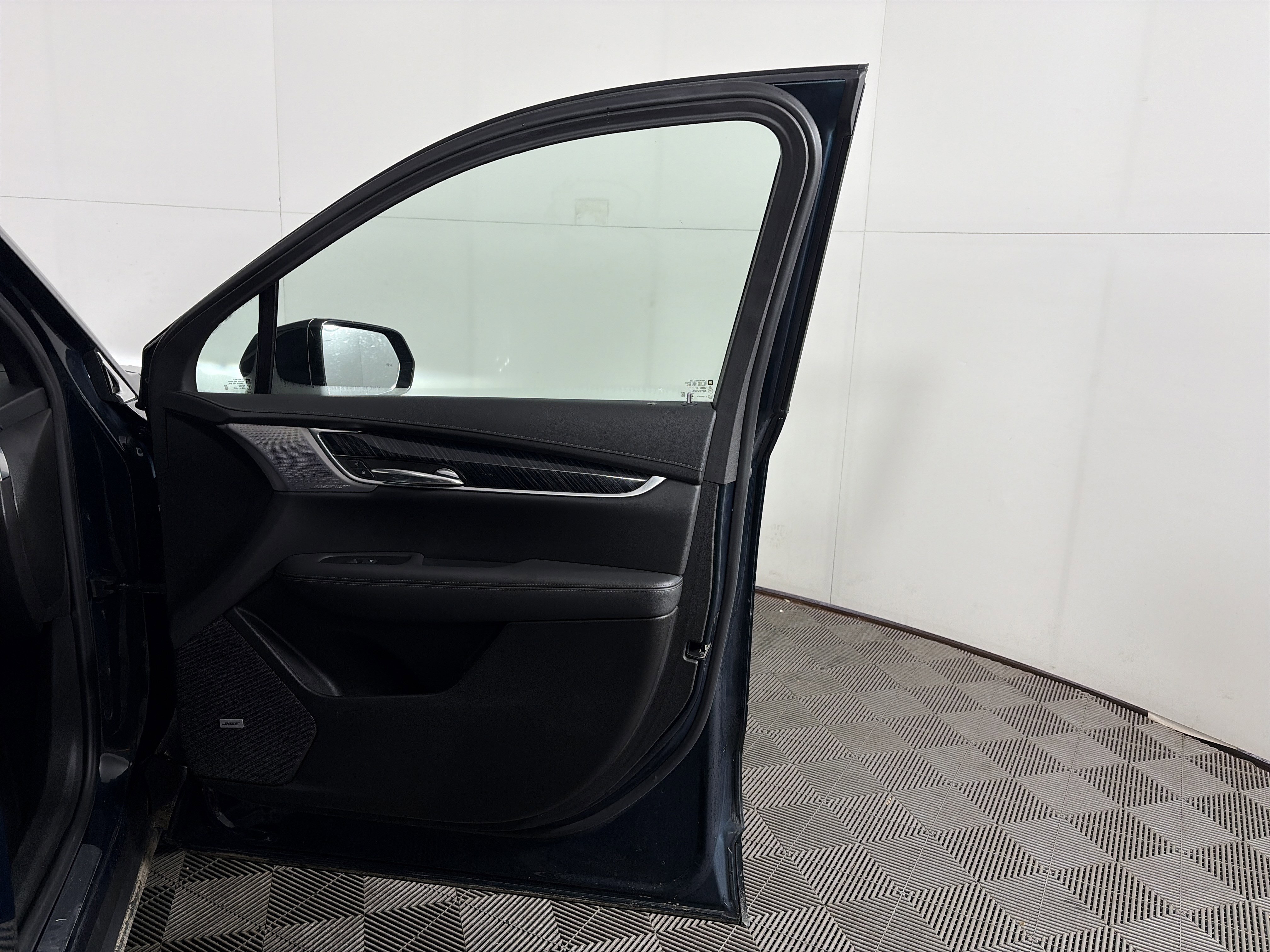 Certified 2025 Cadillac XT6 Premium Luxury image 42