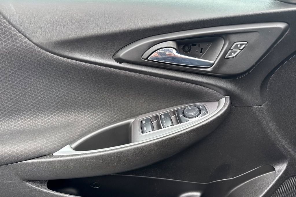 Used 2023 Chevrolet Malibu LT FWD image 17