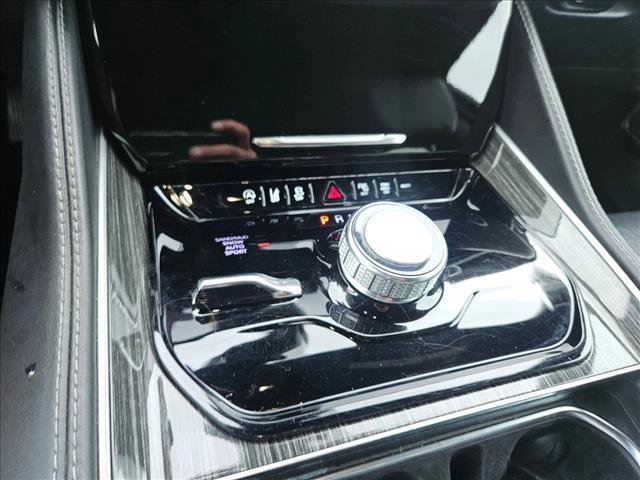Used 2022 Jeep Wagoneer Series II AWD/4WD image 18