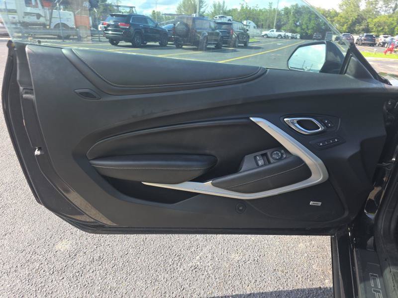 Used 2016 Chevrolet Camaro SS RWD image 6