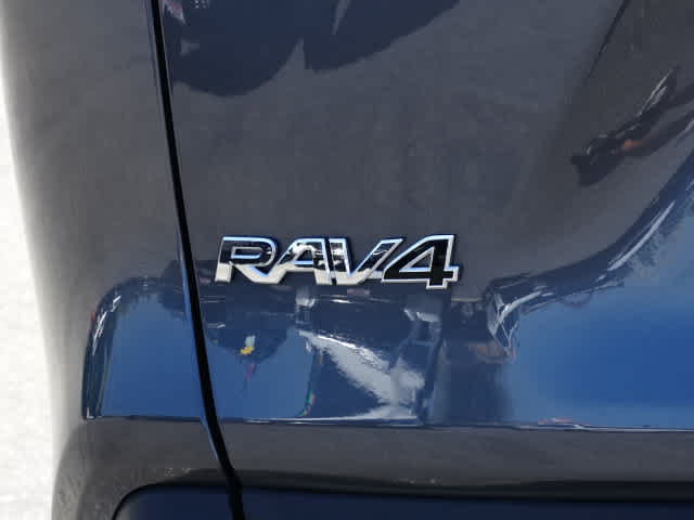 Used 2023 Toyota RAV4 XLE Premium AWD/4WD image 9