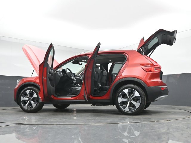 Used 2023 Volvo XC40 B4 Plus w/ Driver Assist Package FWD image 53