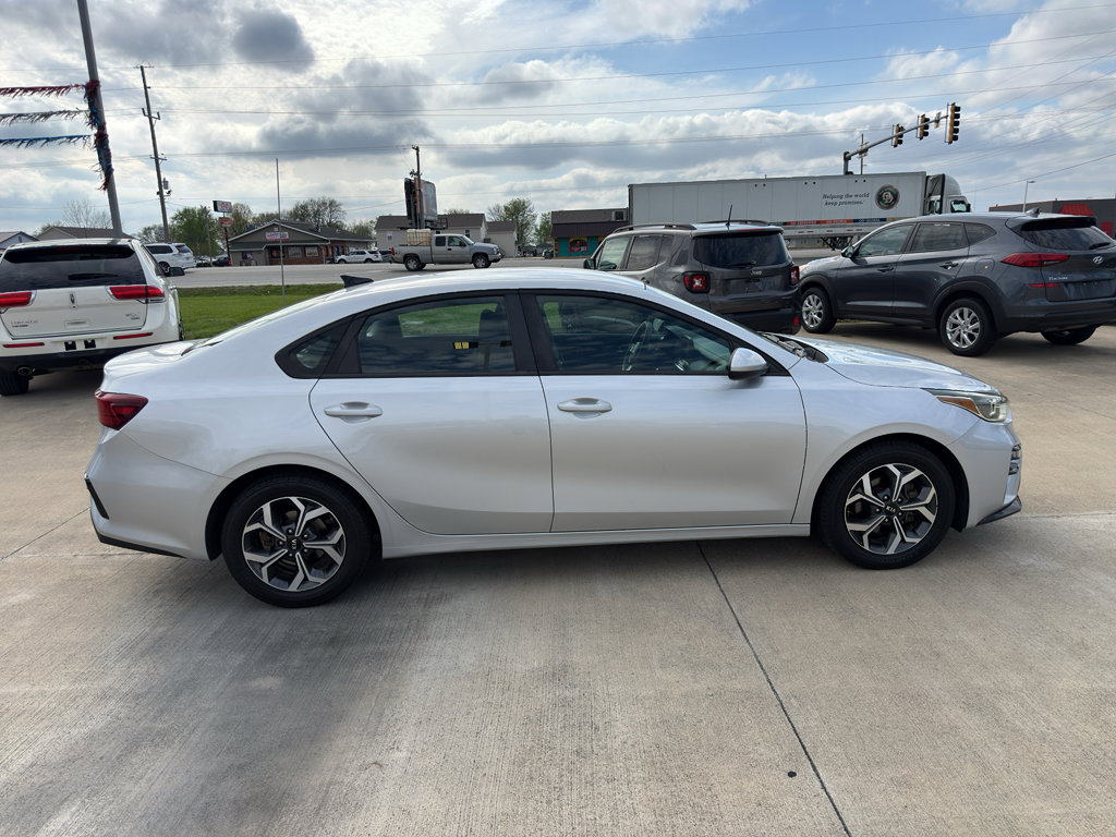 Used 2019 Kia Forte LXS FWD image 2