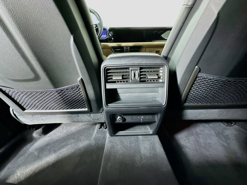 Certified 2024 Porsche Cayenne AWD/4WD image 26