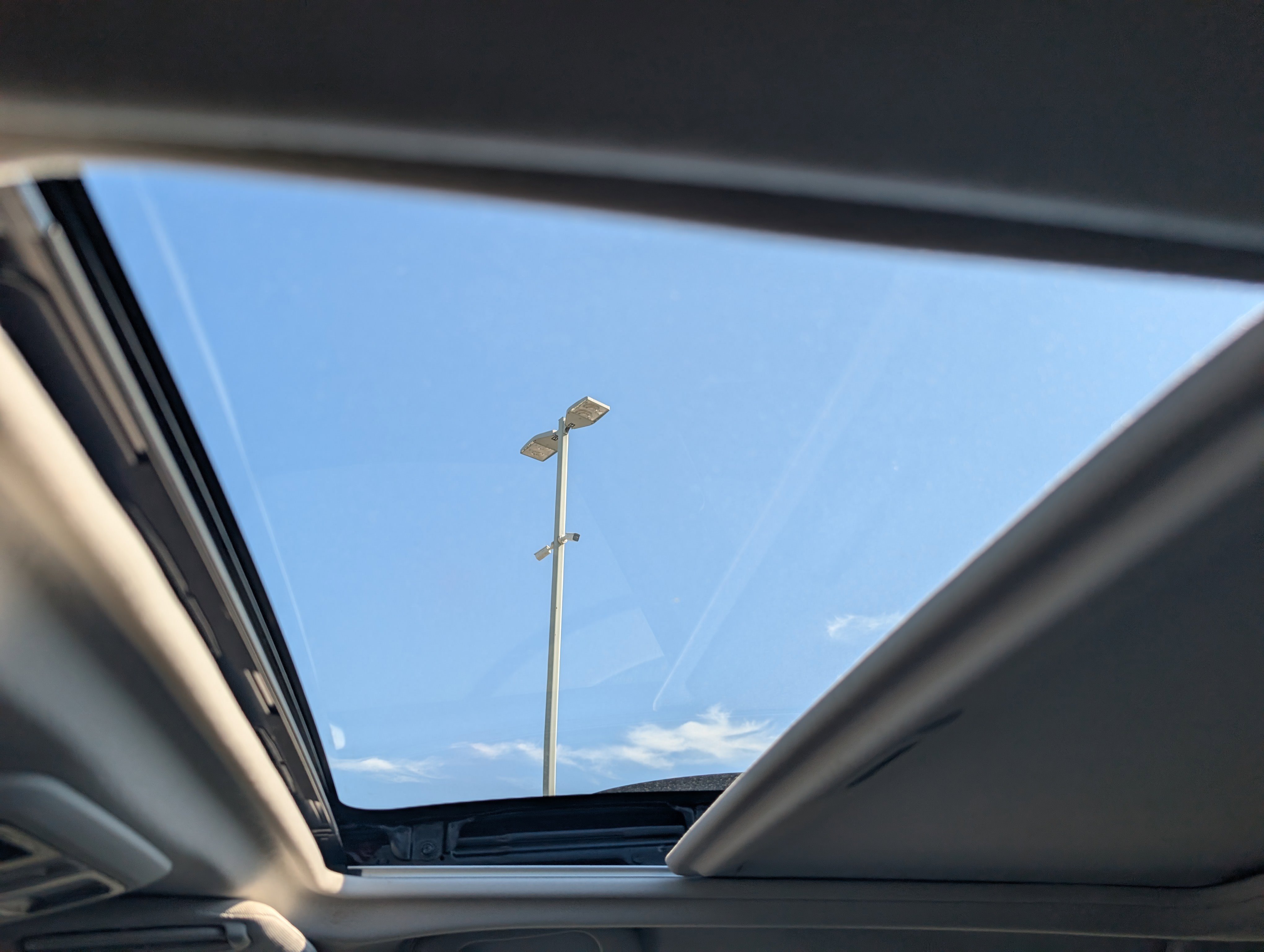 Used 2015 Subaru Forester 2.5i Touring w/ Eyesight & Navigation System image 26