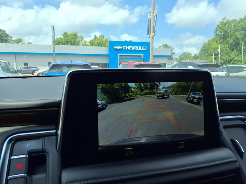 Used 2023 Chevrolet Suburban LT image 9