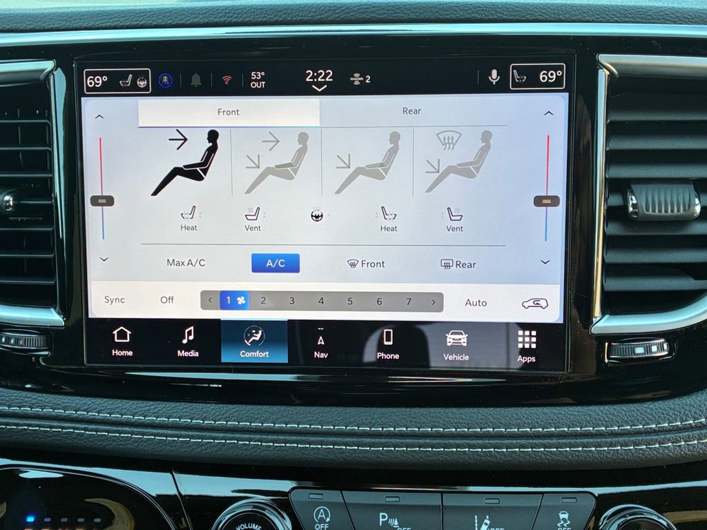 New 2026 Chrysler Pacifica Limited FWD image 4