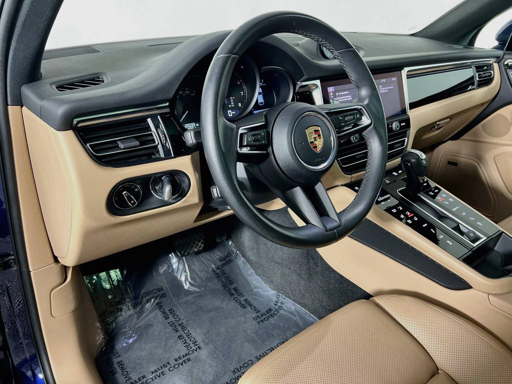 Used 2023 Porsche Macan Turbo AWD/4WD image 9