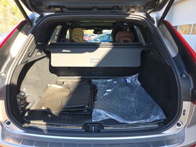 Certified 2023 Volvo XC60 B5 Plus w/ Climate Package image 20