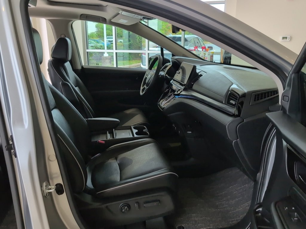 Used 2025 Honda Odyssey Elite image 54