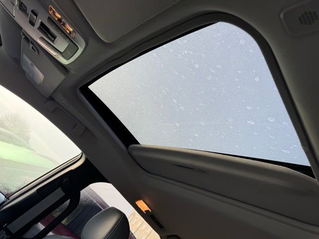 Certified 2025 Toyota Sienna XLE image 7