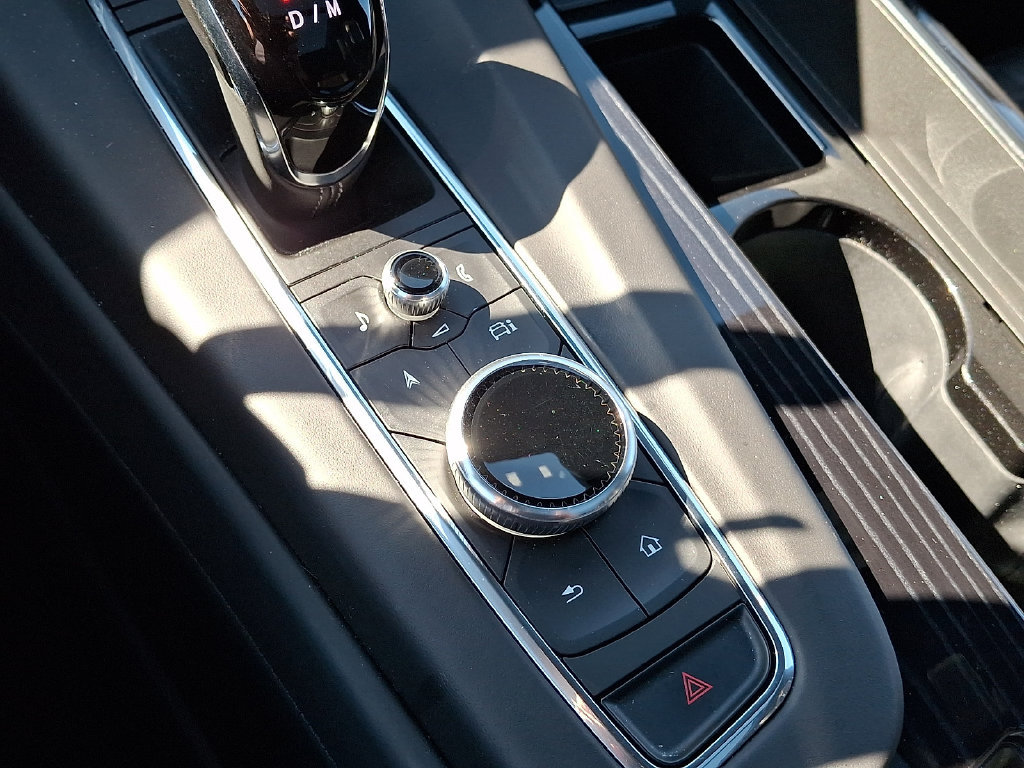 Certified 2024 Cadillac Escalade ESV V AWD/4WD image 19