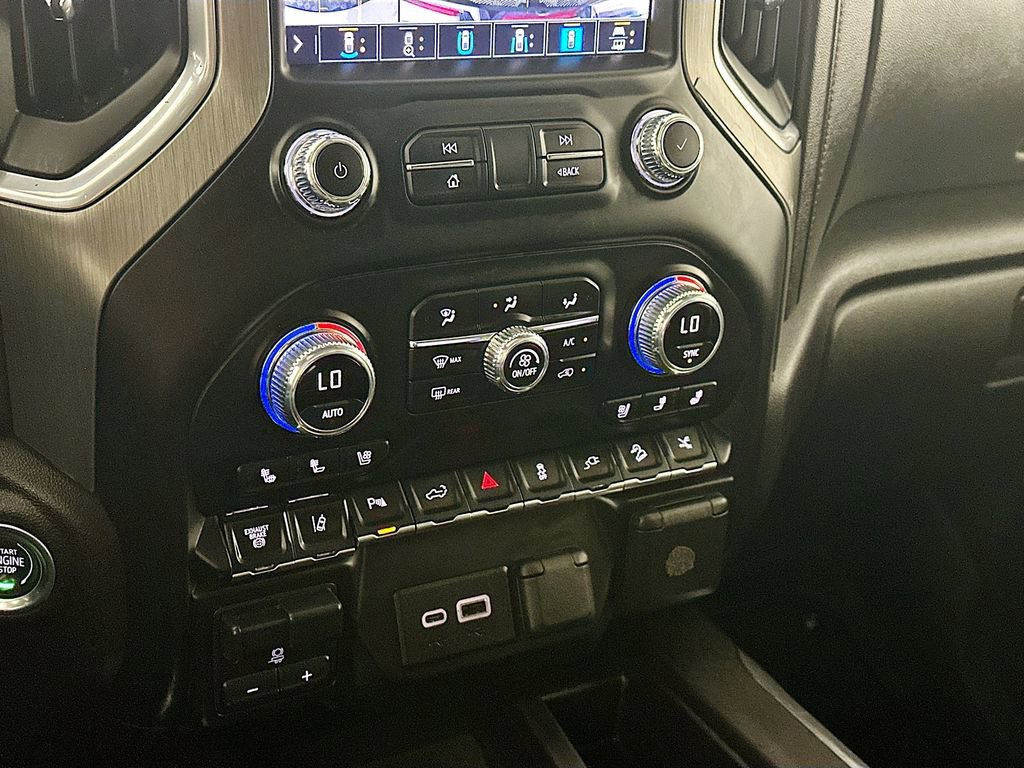 Used 2022 GMC Sierra 2500 Denali w/ Denali Black Diamond Edition image 18