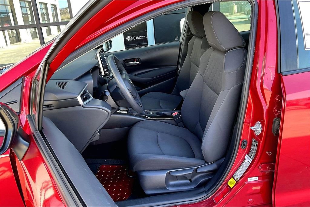 Used 2021 Toyota Corolla LE image 25