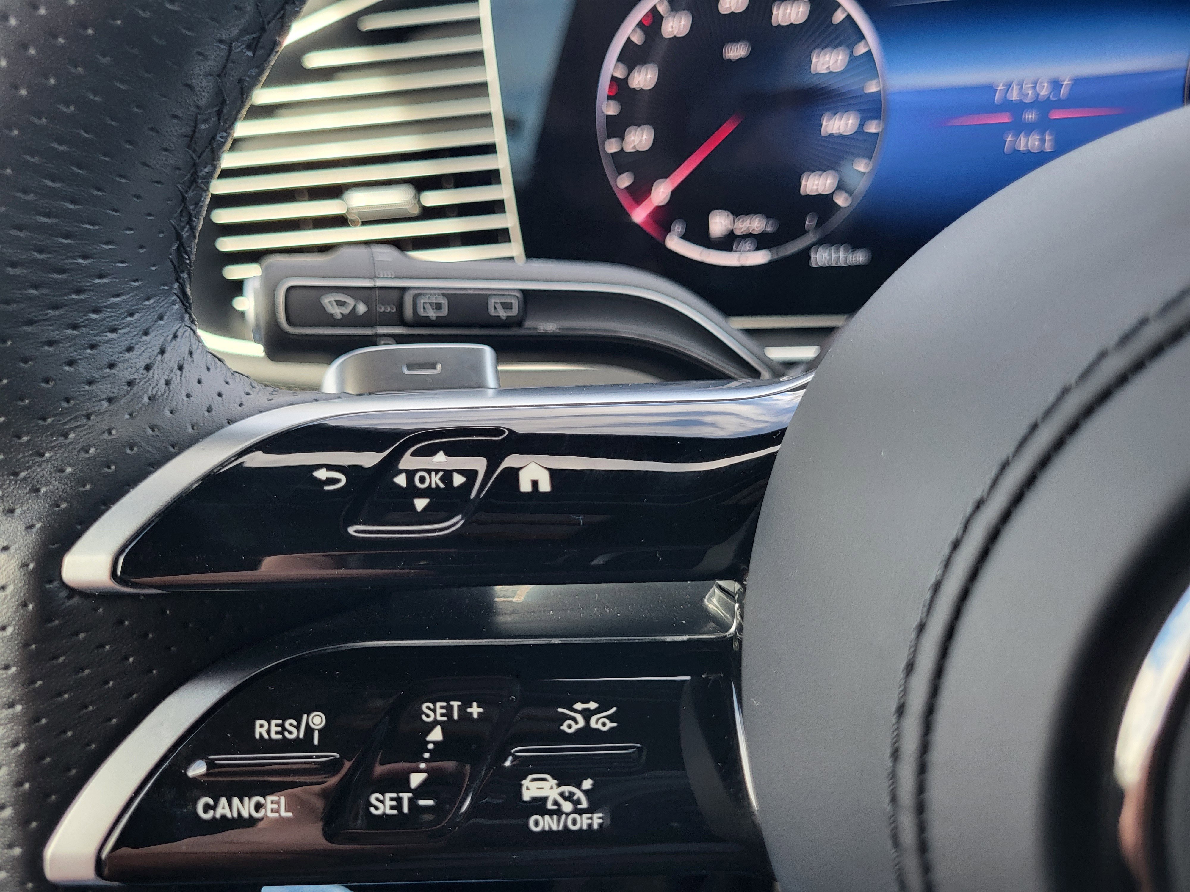 Used 2025 Mercedes-Benz GLS 450 4MATIC image 19