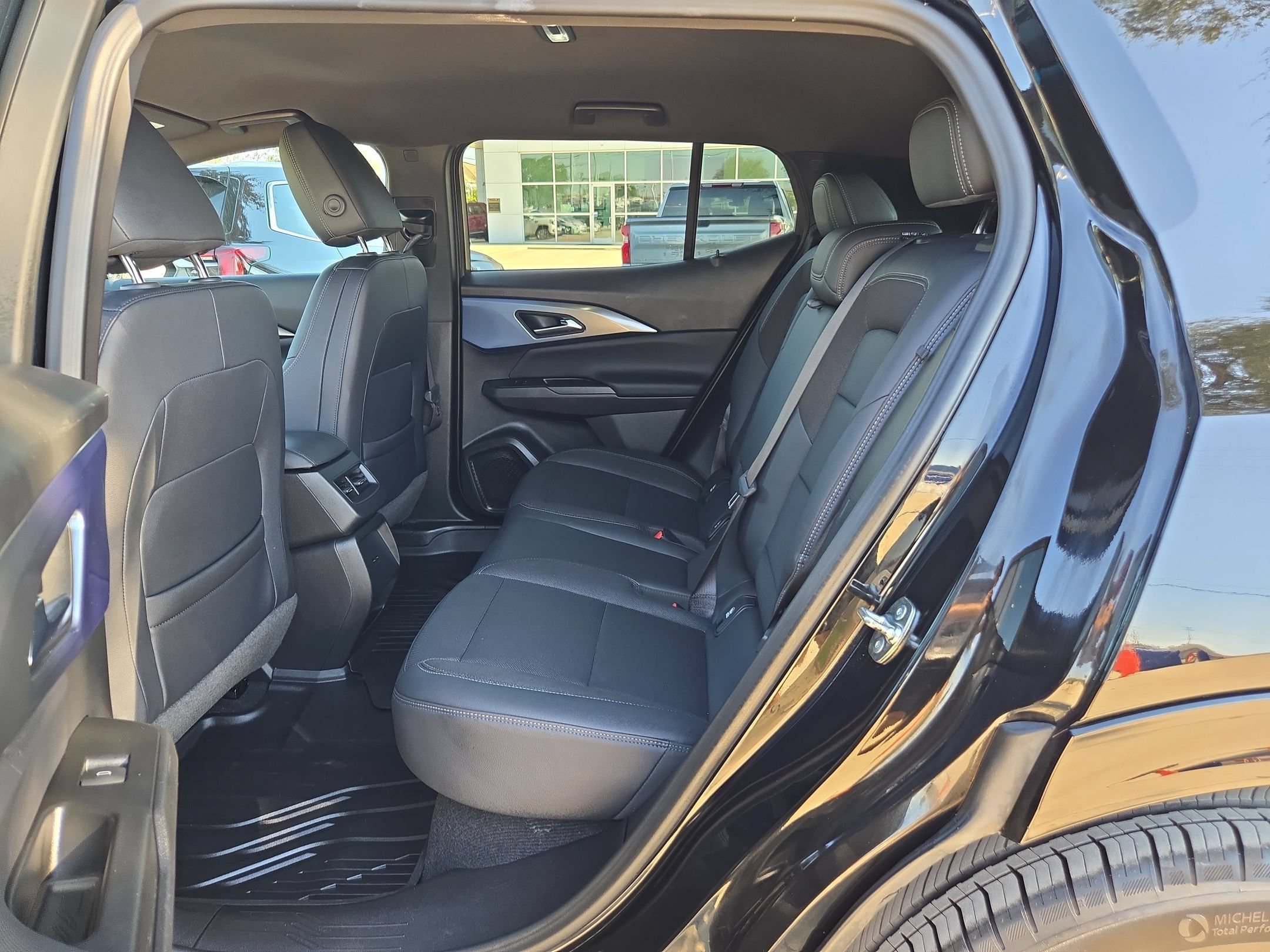 Certified 2024 Chevrolet Equinox EV LT FWD image 13