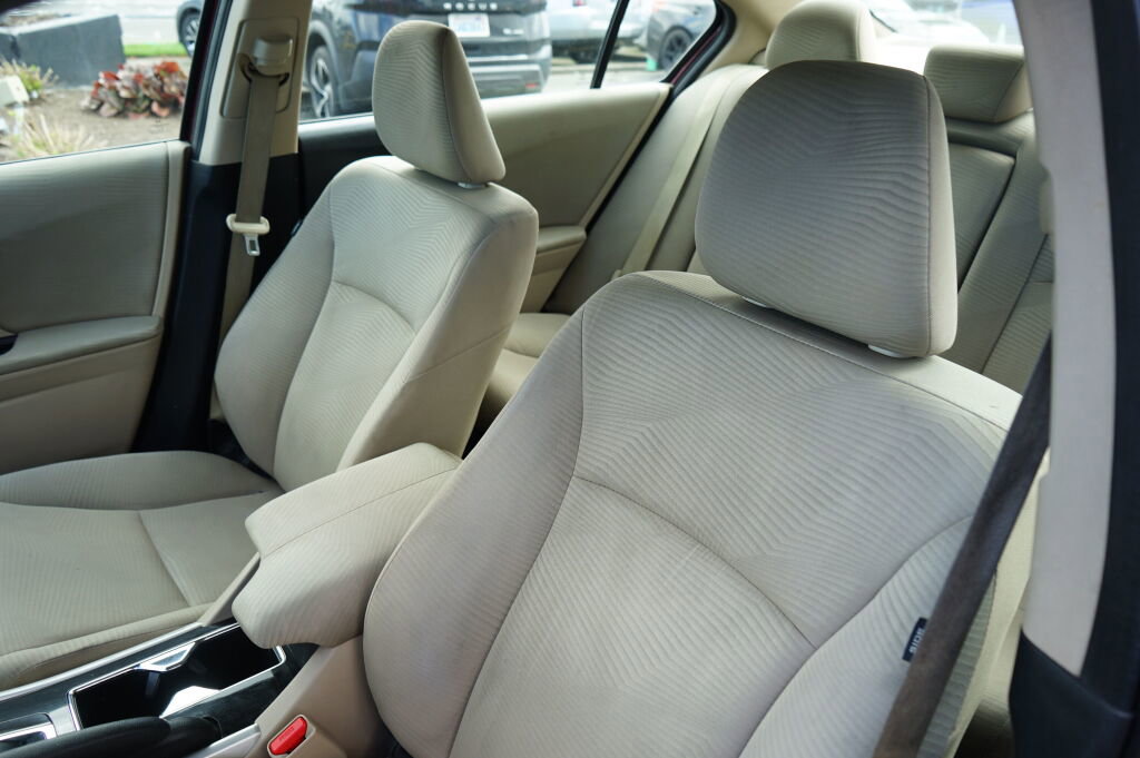 Used 2017 Honda Accord LX image 10