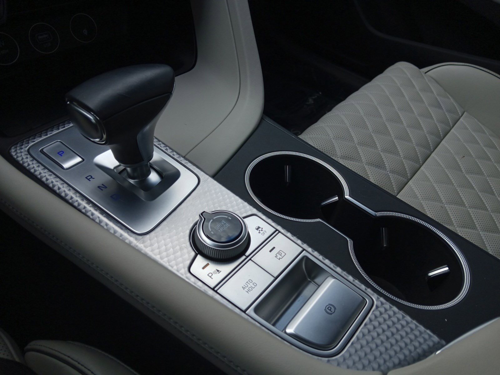 Used 2023 Genesis G70 3.3T w/ Sport Prestige Package image 17