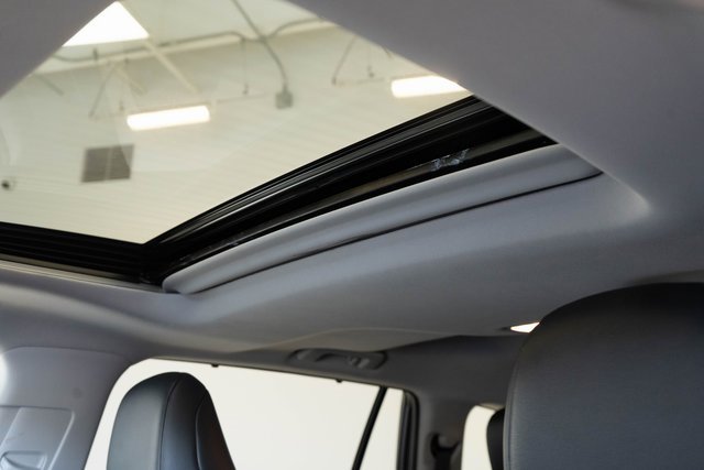 Used 2023 Toyota Highlander XLE image 4