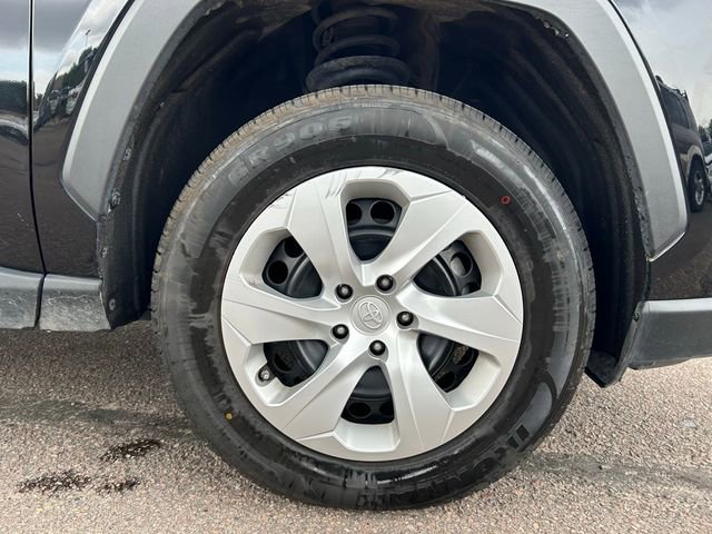 Used 2024 Toyota RAV4 LE image 26