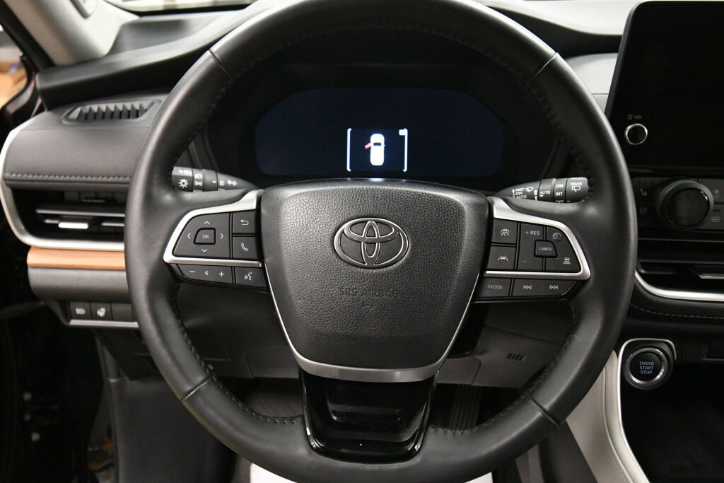 Used 2024 Toyota Grand Highlander Limited image 12