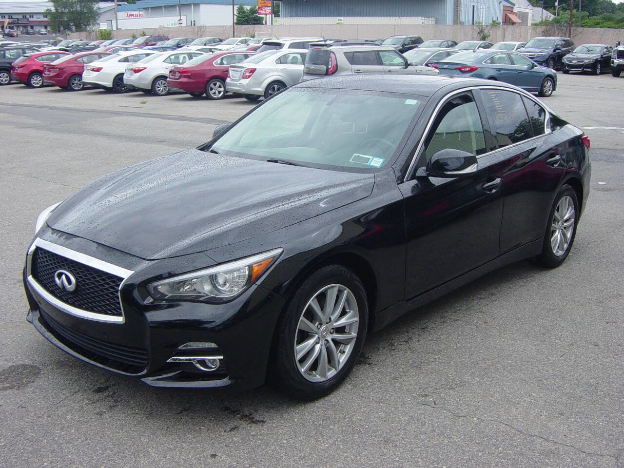 Used 2015 INFINITI Q50 2.0t w/ Moonroof Package AWD/4WD image 1