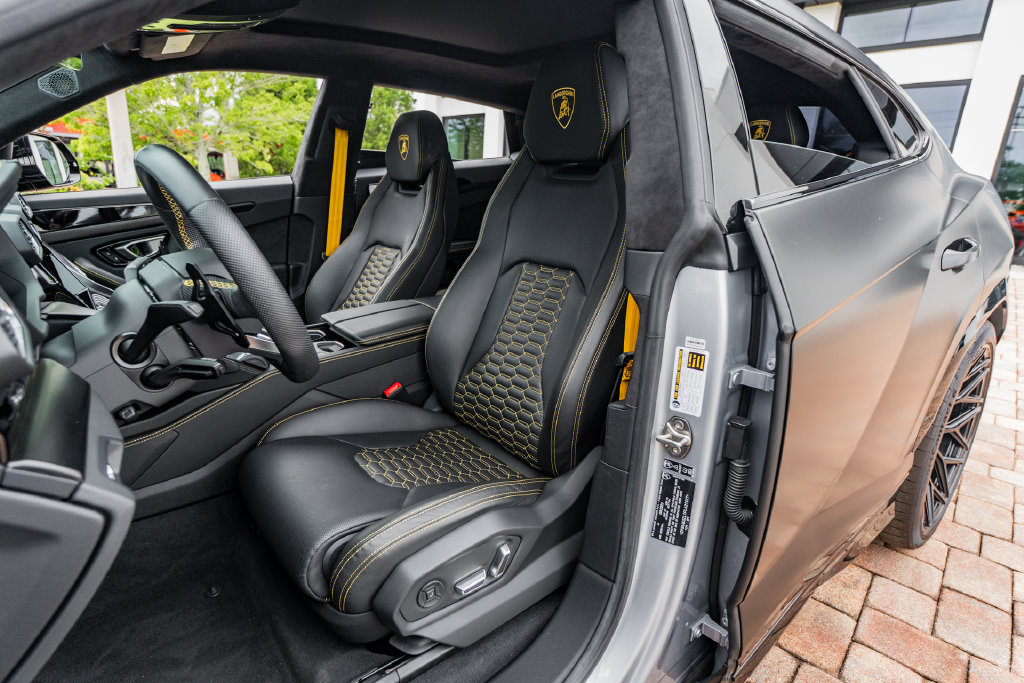 Used 2023 Lamborghini Urus S AWD/4WD image 17