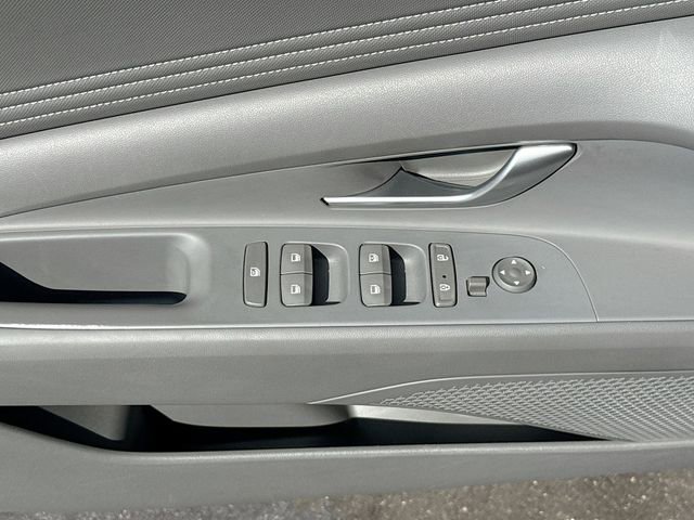 Used 2023 Hyundai Elantra SEL w/ Convenience Package FWD image 17