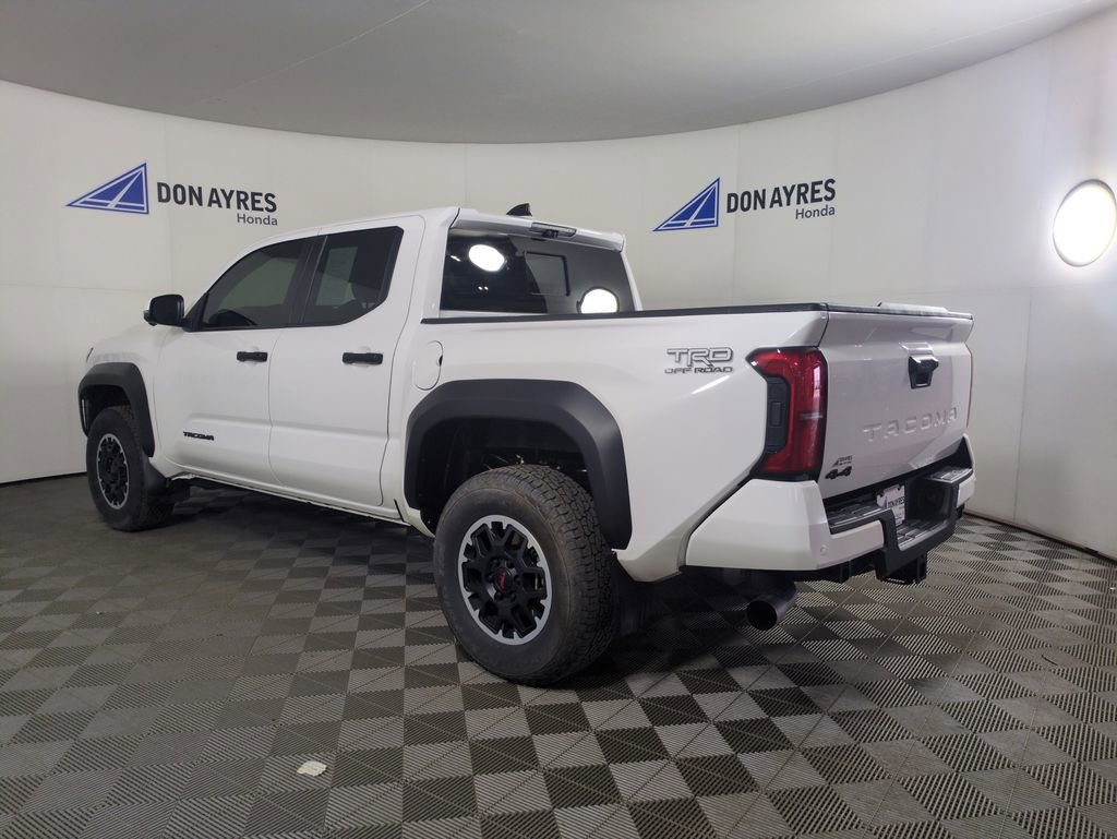 Used 2024 Toyota Tacoma TRD Off-Road w/ TRD Off Road Premium Package AWD/4WD image 3