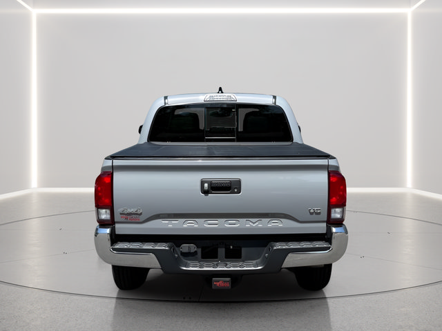 Used 2021 Toyota Tacoma SR5 AWD/4WD image 4