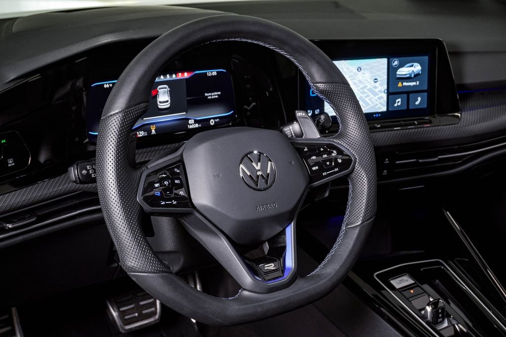 Used 2024 Volkswagen Golf R image 23